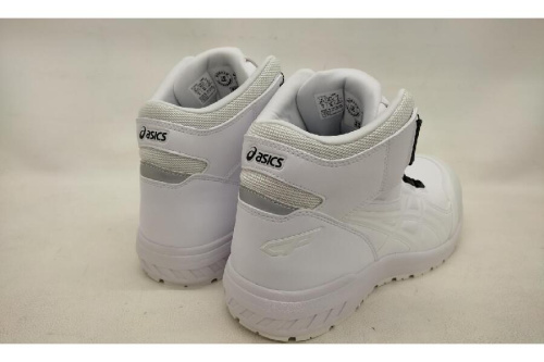 プロスニーカーのアシックス（asics）