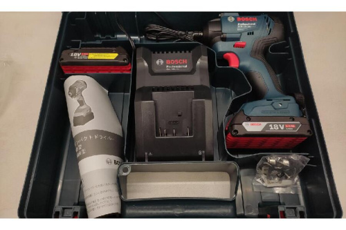 工具のインパクトドライバー