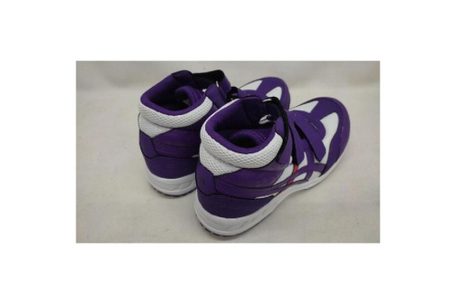 スニーカーのアシックス（asics）
