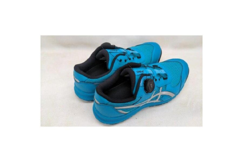 スニーカーのアシックス（asics）