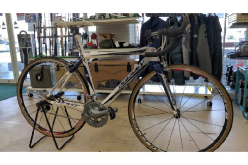 自転車のロードバイク
