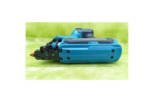 マキタ（MAKITA）の充電式ピンタッカ