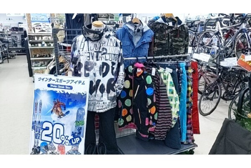 スポーツ用品のアシックス（asics）