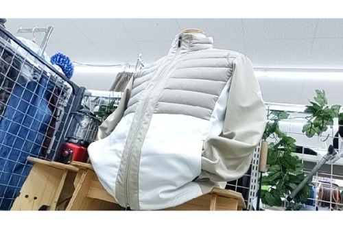 スポーツ用品のゴルフ