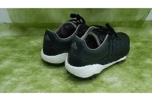 アディダス(adidas)