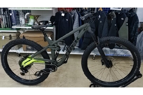自転車のマウンテンバイク