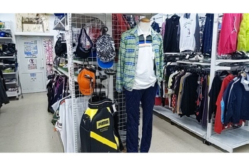 スポーツ用品のゴルフ