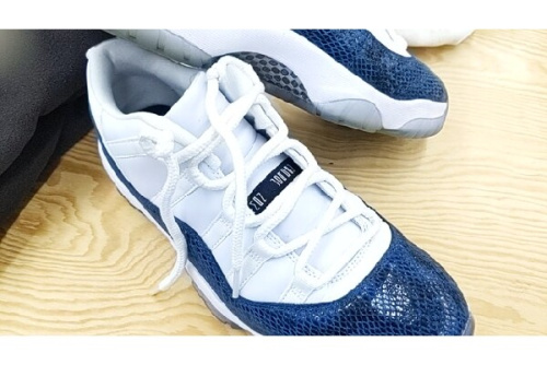 スネークスキンのNIKE