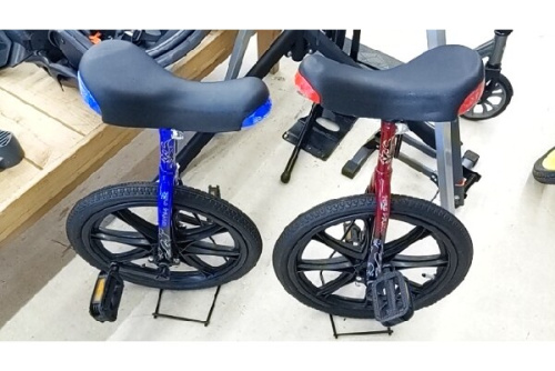 アウトドアの一輪車