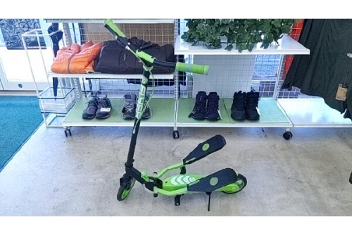 スポーツ用品のスポーツ用品