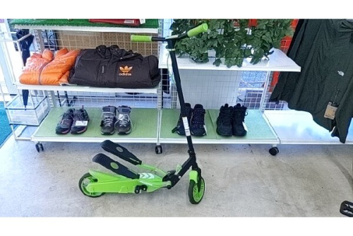 トイザラスのキックボード