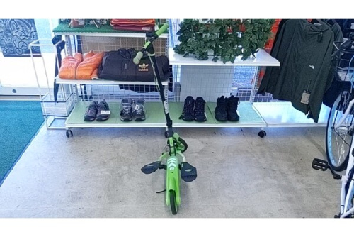 キックボードのキックスケーター　2輪スクーター