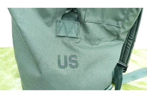 ダッフルバッグのARMY