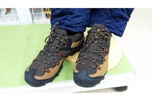 アウトドアのハイキングシューズ