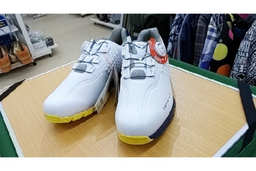 スポーツ用品のゴルフ