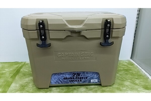 クーラーボックスのキャプテンスタッグ（CAPTAIN STAG）