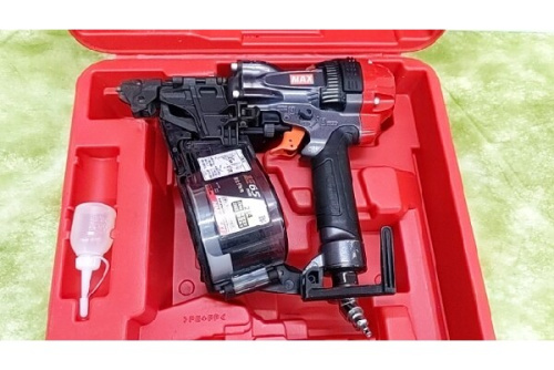 工具の釘打機