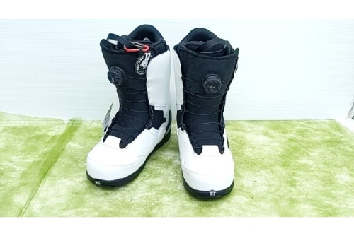 スノーボードのDEELUXE