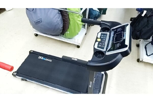 フィットネスのルームランナー