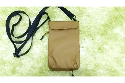 Topologyのスマホポーチ