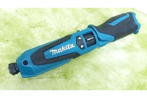 ペンインパクトドライバのマキタ（MAKITA）