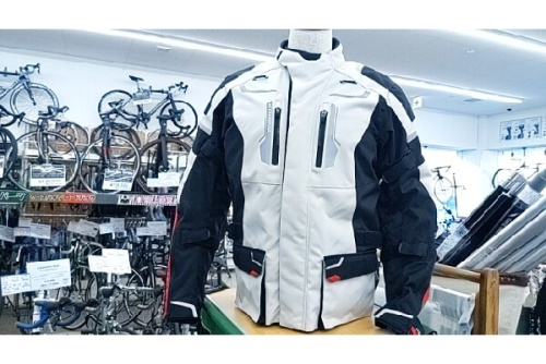 バイクジャケットのフルイヤージャケット