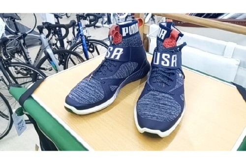 スポーツ用品のゴルフ