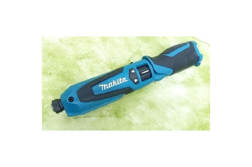 インパクトドライバーのマキタ(MAKITA)