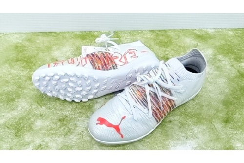 フットサルシューズのPUMA