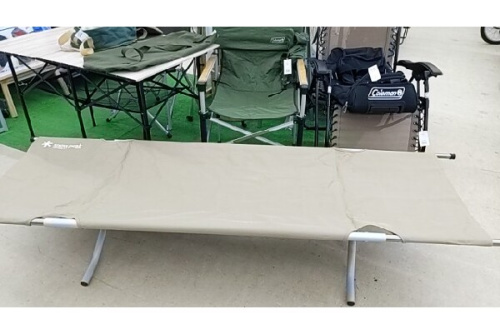 アウトドア・キャンプのコット