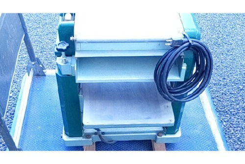 自動かんな盤の日立工機