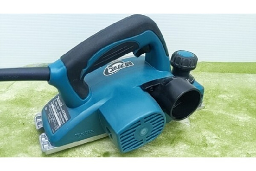 電気カンナのマキタ（MAKITA）