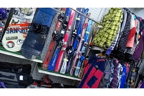 スポーツ用品のスノーボード