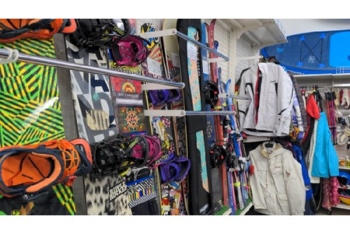 スノーボードウェアのスキーウェア