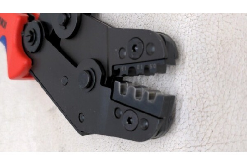 クニペックス（KNIPEX）のハンドツール