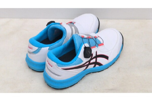 プロスニーカーのアシックス（asics）