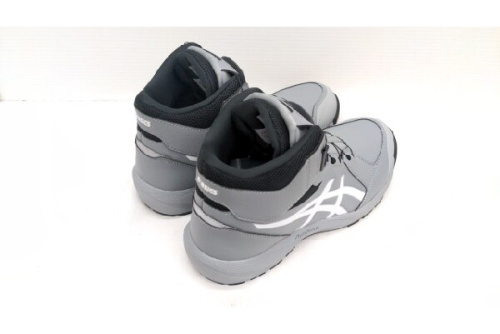 プロスニーカーのアシックス（asics）