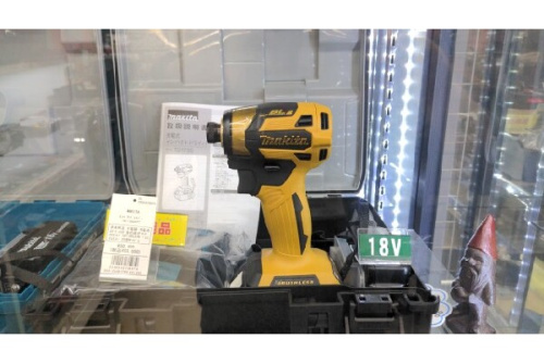 インパクトドライバーのマキタ(MAKITA)