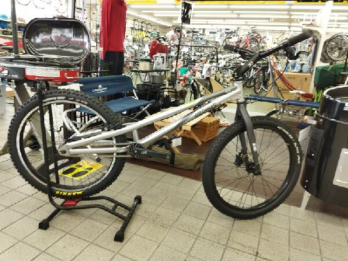 トライアルバイクのOZONYS