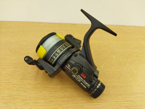 レジャー・スポーツのスピニングリール