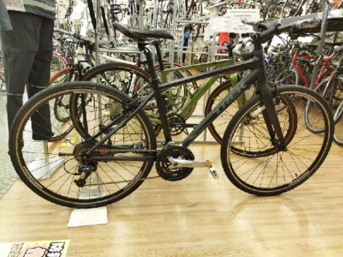 クロスバイクのTREK
