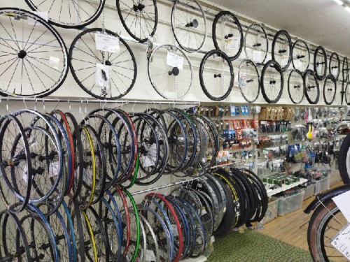 自転車パーツのシマノ（SHIMANO）