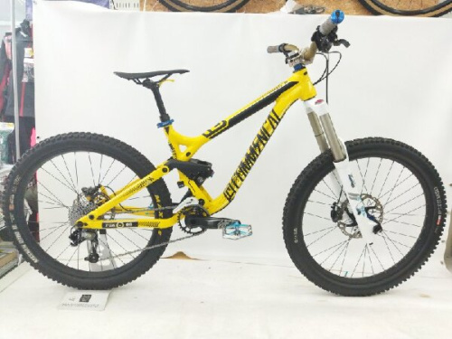自転車強化店のマウンテンバイク