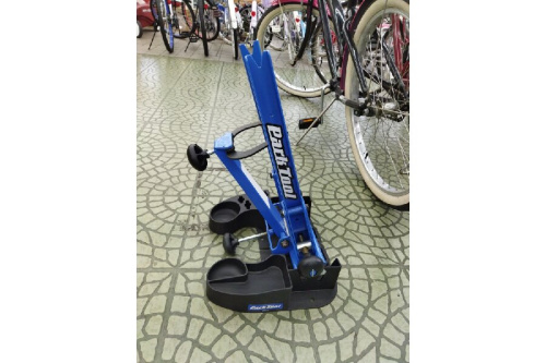 振取台の自転車工具