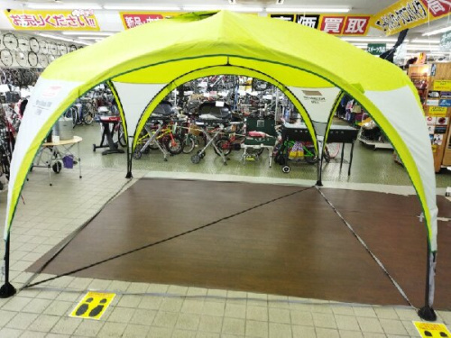 タープのコールマン（Coleman）