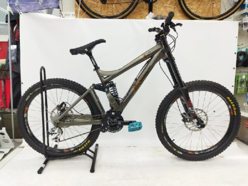 自転車のマウンテンバイク