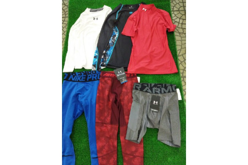 スポーツウェアのトレーニングウェア