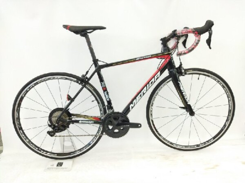 自転車のロードバイク