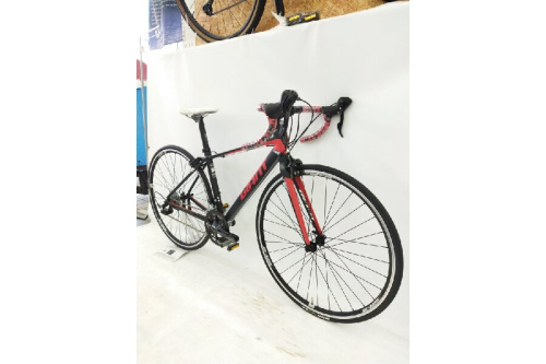 ジャイアント（GIANT）のDEFY