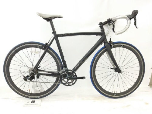 自転車のロードバイク